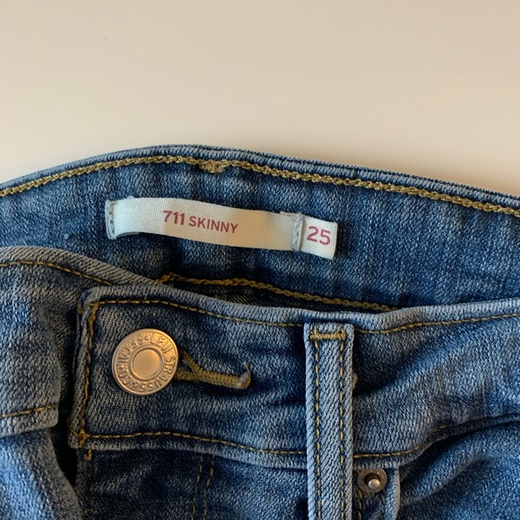 Levi’s 711 Skinny Jeans - Picture 5 of 8